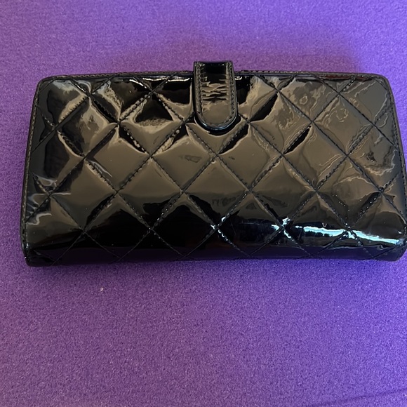 Authentic Chanel long wallet - Picture 4 of 17
